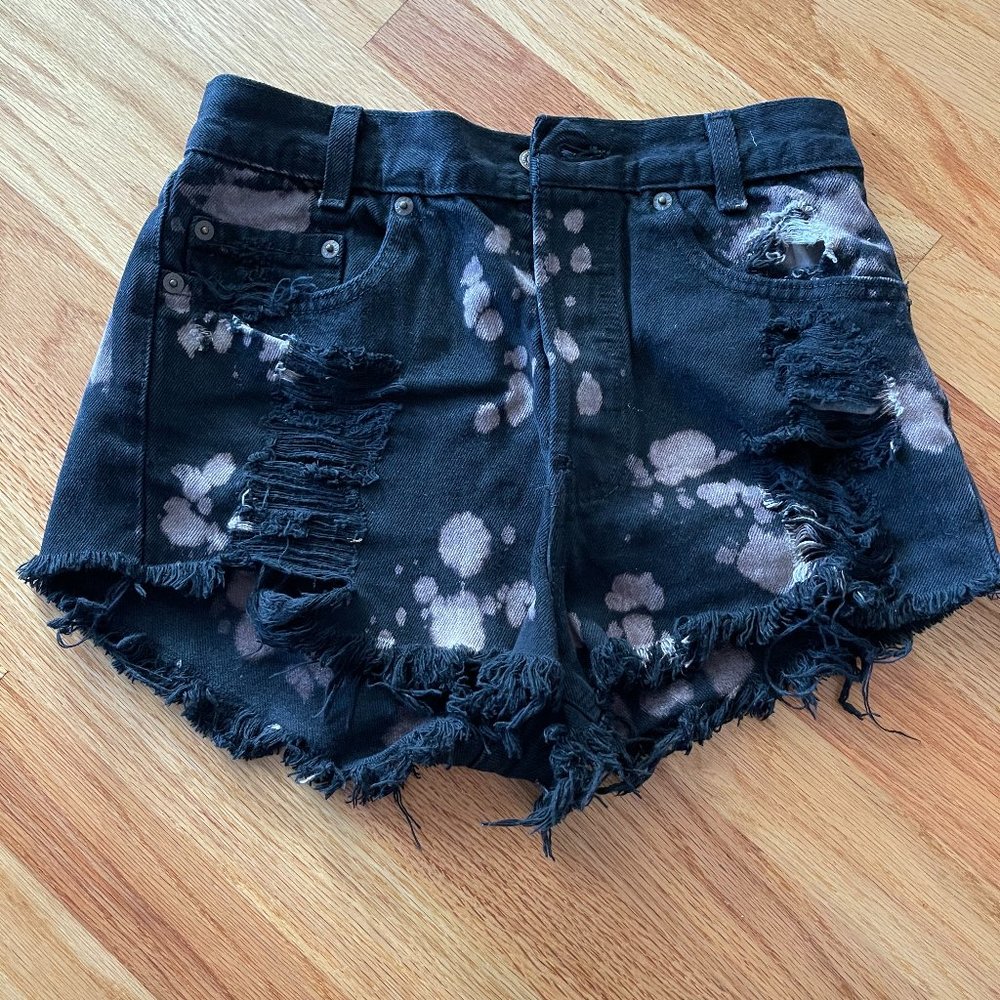 Vintage Levi's high rise denim shorts